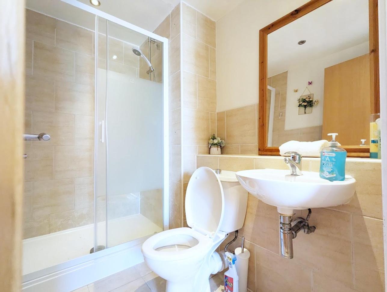 Guest Room In City Centre Near Key Attractions Liverpool Exteriör bild