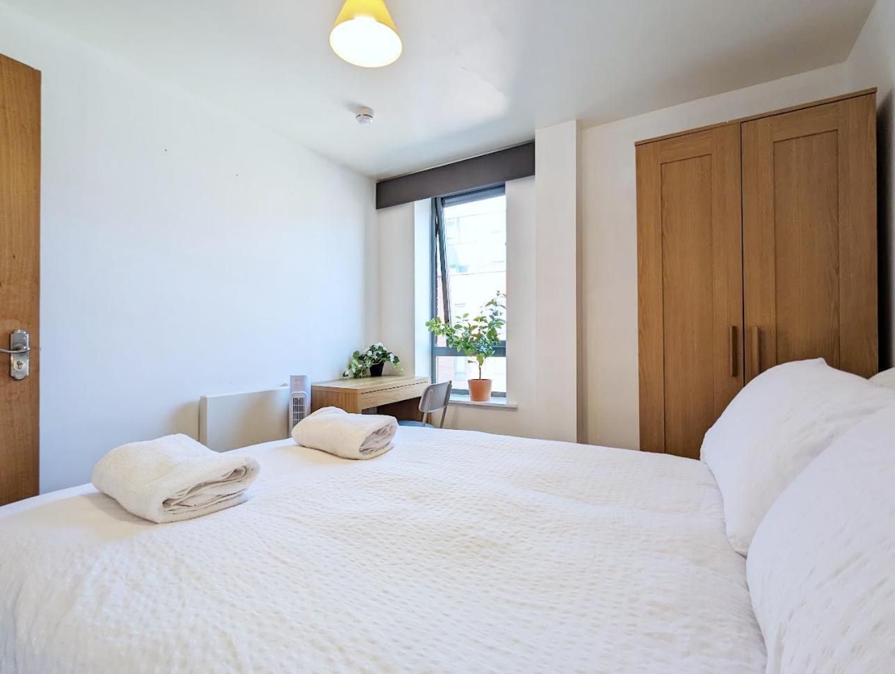 Guest Room In City Centre Near Key Attractions Liverpool Exteriör bild