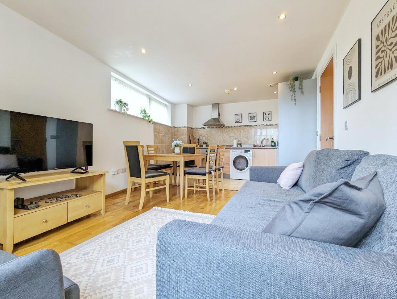 Guest Room In City Centre Near Key Attractions Liverpool Exteriör bild