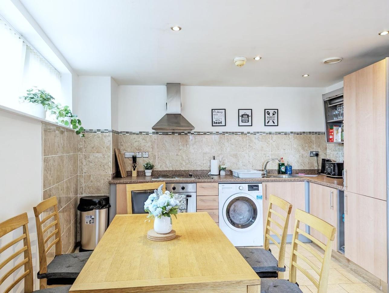 Guest Room In City Centre Near Key Attractions Liverpool Exteriör bild