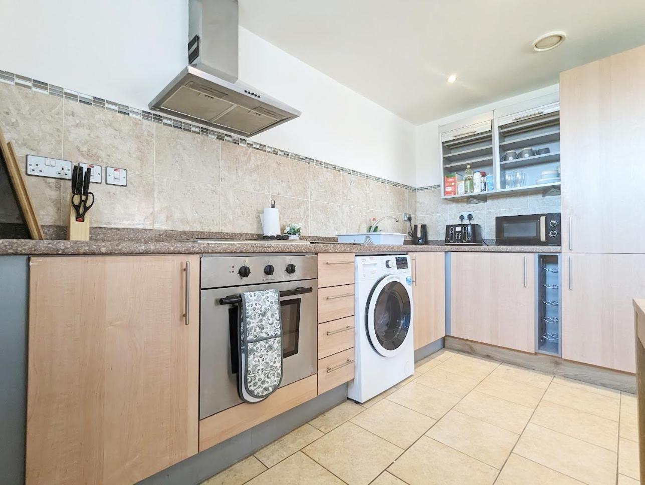Guest Room In City Centre Near Key Attractions Liverpool Exteriör bild